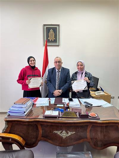 خريجي القسم 